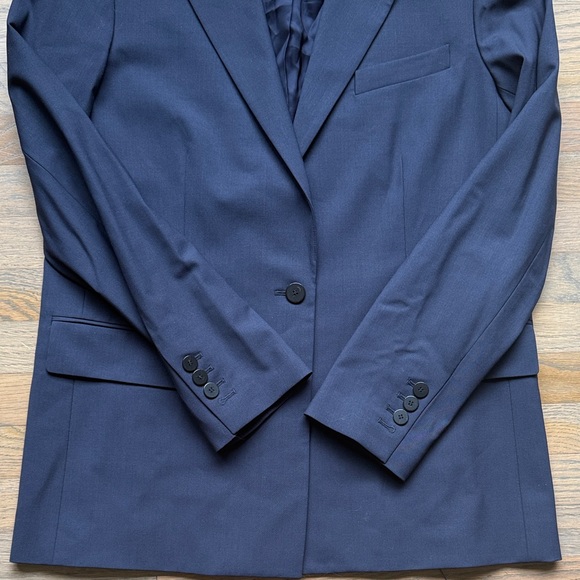 Theory Women's Navy Blazer size 2 - Picture 4 of 10